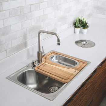 Lixeira de Embutir Tramontina Clean Round em Aço Inox com Balde Plástico 5 L 94518005