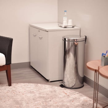 Lixeira com Pedal Tramontina Brasil em Inox Polido e Balde Interno Removível 30 L 94538130