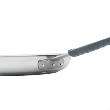 Frigideira Tramontina Professional Em Inox Fundo Triplo e Cabo Com Luva De Silicone 26 cm 62333260