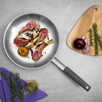 Frigideira Tramontina Professional Em Inox Fundo Triplo e Cabo Com Luva De Silicone 26 cm 62333260