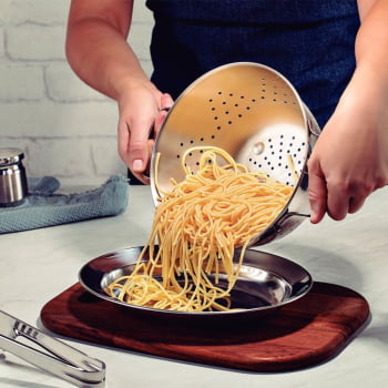 Escorredor De Massa Tramontina Service Em Inox 20 cm 2,35 L 61422201