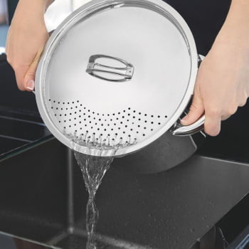 Espagueteira Tramontina Solar em Aço Inox Fundo Triplo com Tampa e Alças 24 cm 7,7 L 62517240