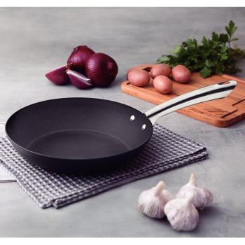 Frigideira Tramontina Trento 30cm 3L Ferro Fundido Esm. e Rev. Antiad. Starflon Excellent 20836030