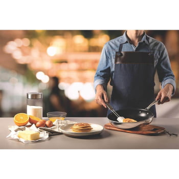 Frigideira Tramontina Grano 26cm 2,2L Aço Inox Corpo Triplo Revest. Int em Antia com Cabo 62155267