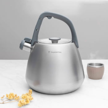 Chaleira Tramontina Em Aço Inox Com Apito e Cabo De Nylon 4 Litros 61488400