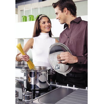 Espagueteira Tramontina Solar 24 cm 7,7 L em Aço Inox Fundo Triplo com Tampa e Alças 62517241