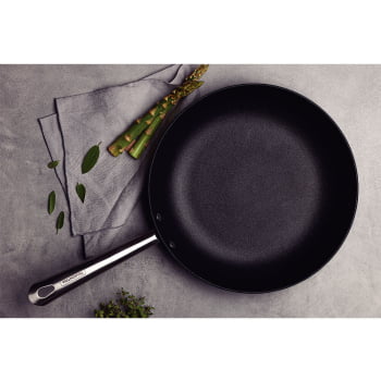 Frigideira Tramontina Trento 26cm 2,1L Ferro Esmaltado Interno em Ant Starflon Excellent 20836026