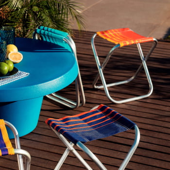 Banqueta de Praia Tramontina Fiji em Alumínio com Assento Azul Cristal e Azul Escuro 92900302