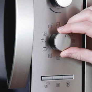 Micro-ondas de Embutir Tramontina Inox 60 25L Aço Inox Acabam. Scotch Brite 8 Funções 220v 94880006
