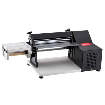Cilindro Laminador Elétrico Malta 127V 28 Cm Com Cortador de Talharim Preto 3117003 Cilindro Laminador Elétrico Malta 127V 28 Cm Com Cortador de Talharim Preto 3117003