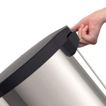 Lixeira Inox com Pedal New Tramontina com Acabamento Polido 30 L 94538730