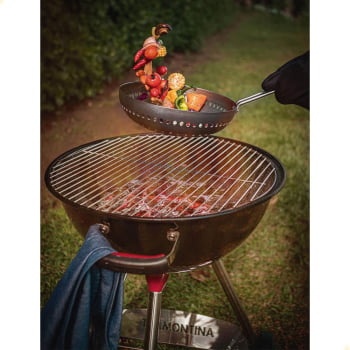 Churrasqueira a Carvão Tramontina em Aço Esmaltado com Grelha e Utensílios Inox TCP-560L 26500011