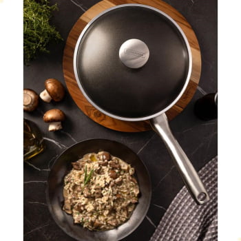 Panela Tramontina Lyon Em Alumínio Revestimento Starflon Preto 20 cm 2,8L 20961020