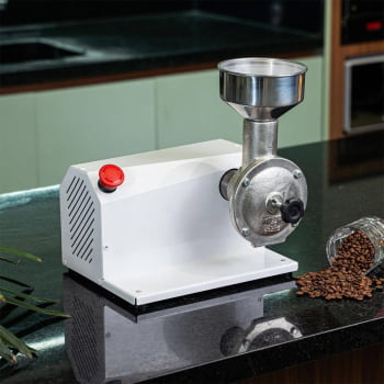 Moedor Elétrico de Grãos Saro Bivolt 50/60 HZ Bivolt MEG 
