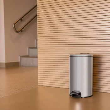 Lixeira Inox Tramontina Com pedal Loop 5L Fechamento Softclose 94547/005