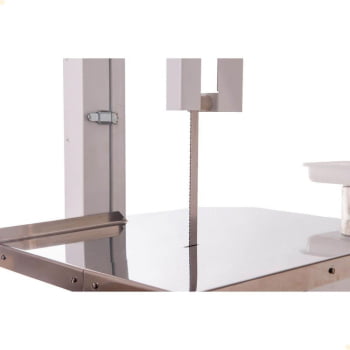 Serra Fita 1,46mts Delta Grill Branca 1/3 CV Bivolt Monofásica Com Moedor 5 Bocas 1039